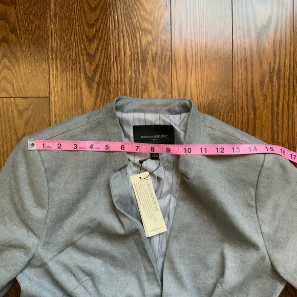 BANANA REPUBLIC Grey Blazer Single Button. Size 10P. - Picture 8 of 11